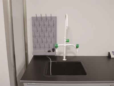 PCR實驗室樣品處理區、水盆、水嘴、滴水架
